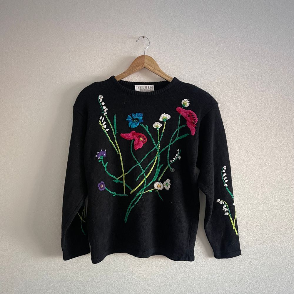 Deadstock Studio Michelle Stuart Hand-Knit Floral Embroidered Sweater - Picture 2 of 9
